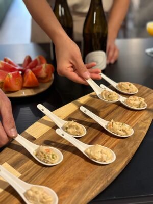 Welcome to Valencia: Tapas & Drinks Tasting Experience with Locals