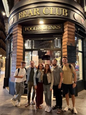 Valencia Old town flavour walk: tapas & drinks by local