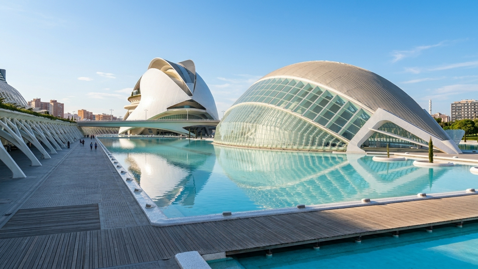 Qué hacer en Valencia en 3 días: visitar la ciudad de las artes y las ciencias.